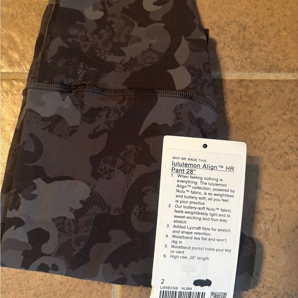 Lululemon Black Camouflage/ lace design Align HR Pant 28" - Picture 3 of 3